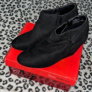 Chelsea Moreland Black Ankle Booties